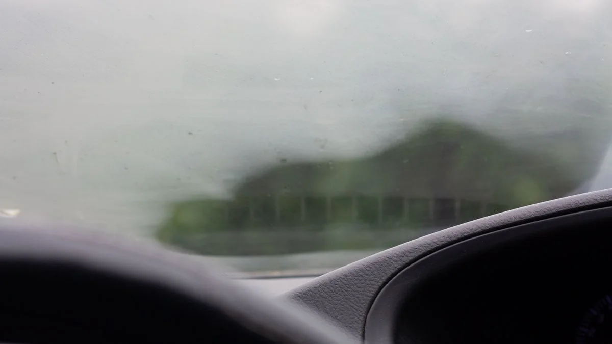 beschlagene-autoscheiben-im-winter-trick