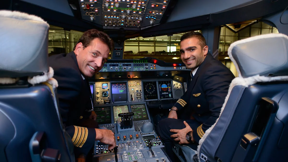 Emirates lockt Piloten mit steuerfreien Gehältern und Chauffeur-Dienst