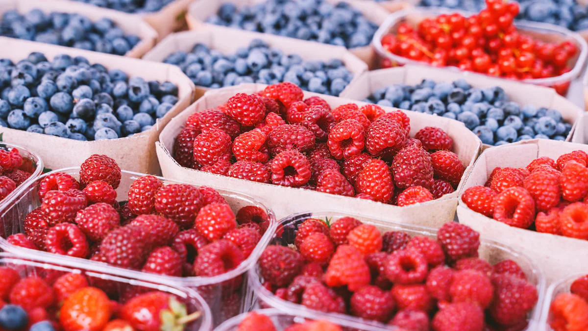 Erdbeeren und Himbeeren aus dem Supermarkt: Deshalb sollte man sie im Winter nicht kaufen