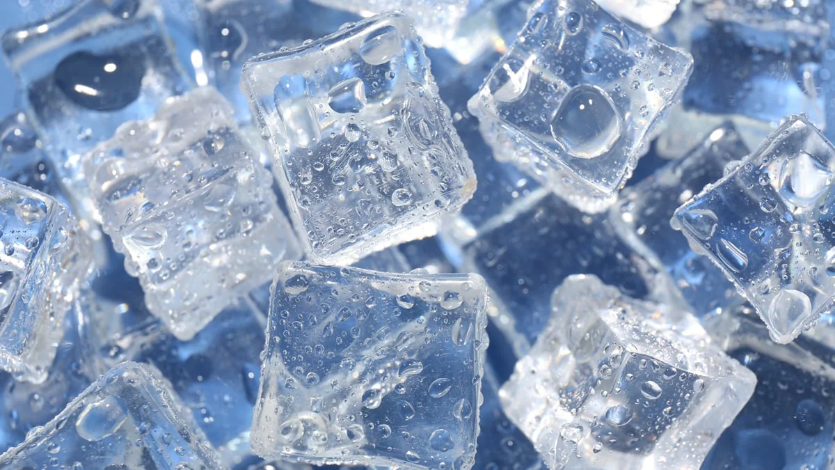 Glasklare Eiswürfel: Mit diesen Tricks werden sie durchsichtig