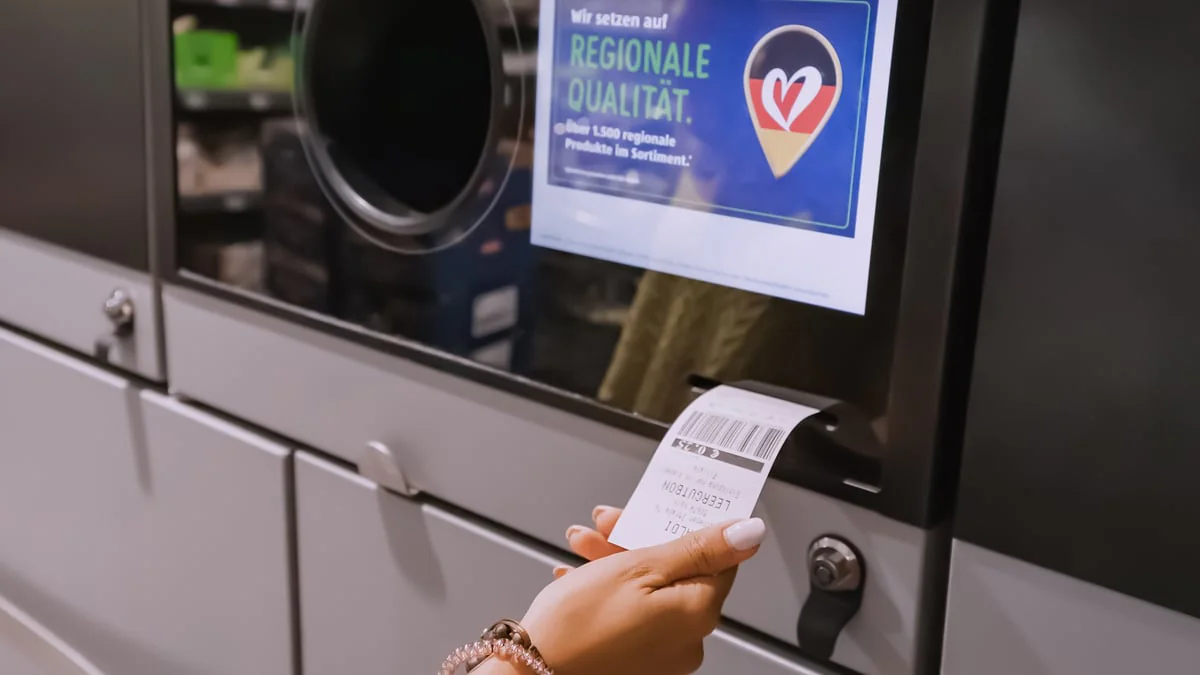 Supermarkt-Kunden verärgert: Kassierer verweigern plötzlich das Pfandgeld