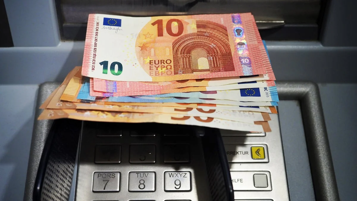 Millionen Bürger betroffen: Ab März landet weniger Geld auf dem Konto