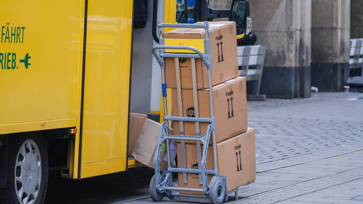 DHL-Kunden müssen Bußgeld zahlen: Neue Symbole auf Paketen sind Pflicht