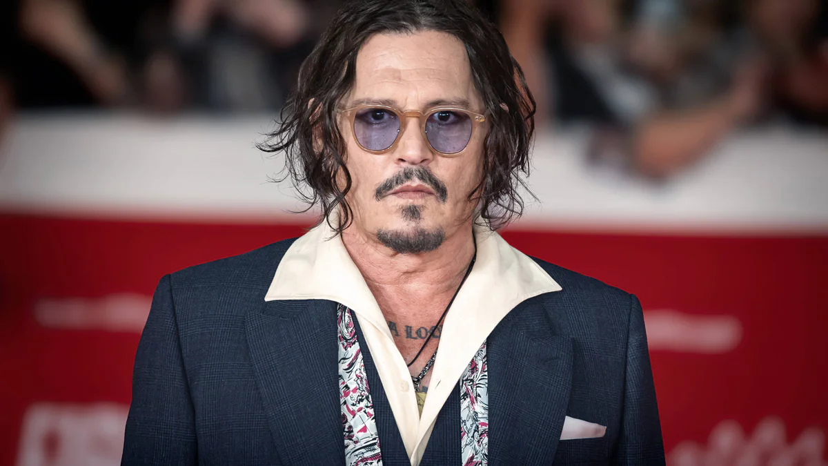 johnny-depp-ueberrascht-fans-mit-rueckkehr-nach-hollywood-habe-ihn-kaum-wiedererkannt