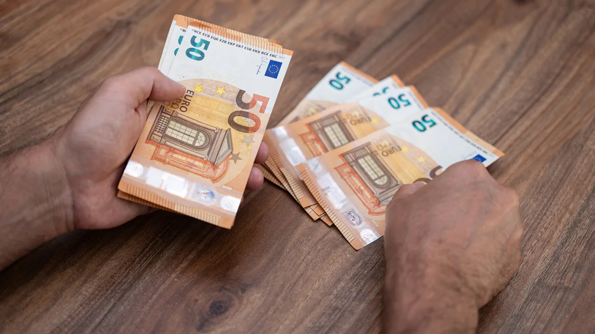 Bis zu 30.000 Euro Bußgeld: Diesen Hinweis auf Kontoauszügen sollten Kunden unbedingt beachten