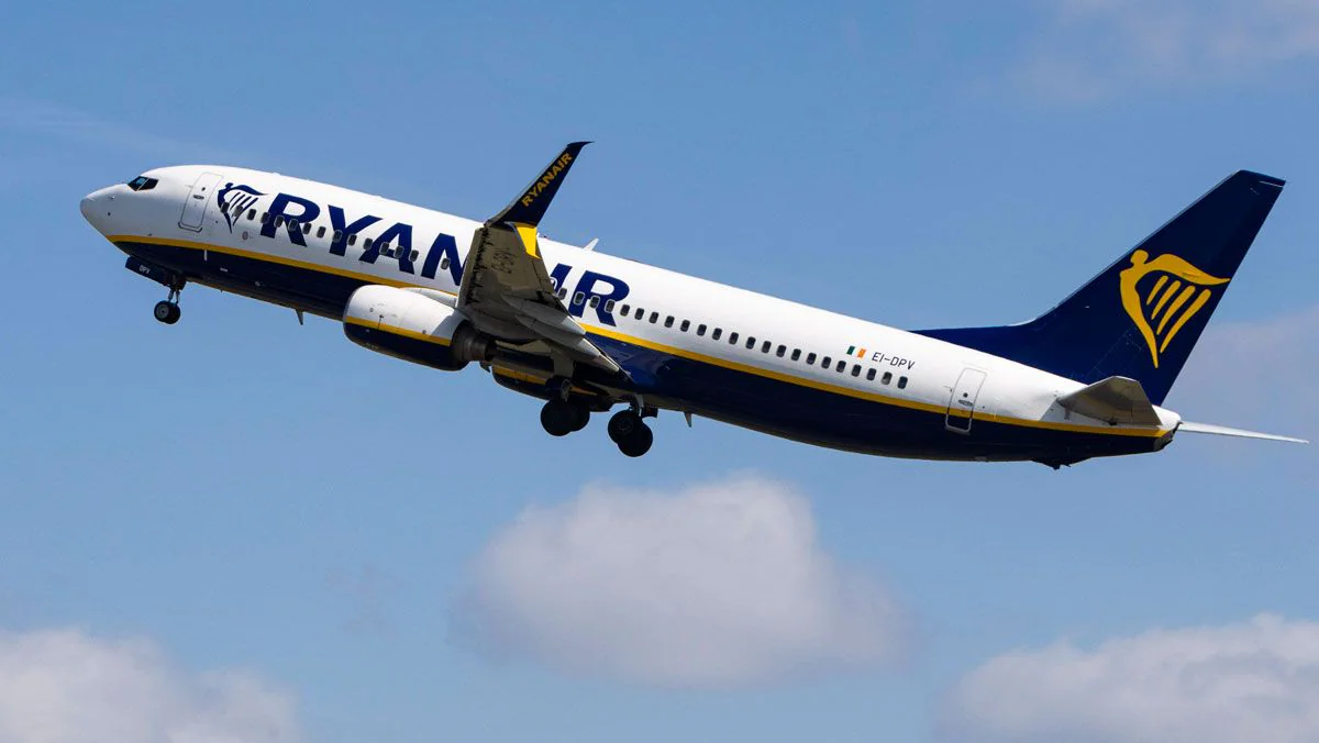 Nonbinäre Person verklagt Ryanair: 5000 Euro Schmerzensgeld gefordert - 