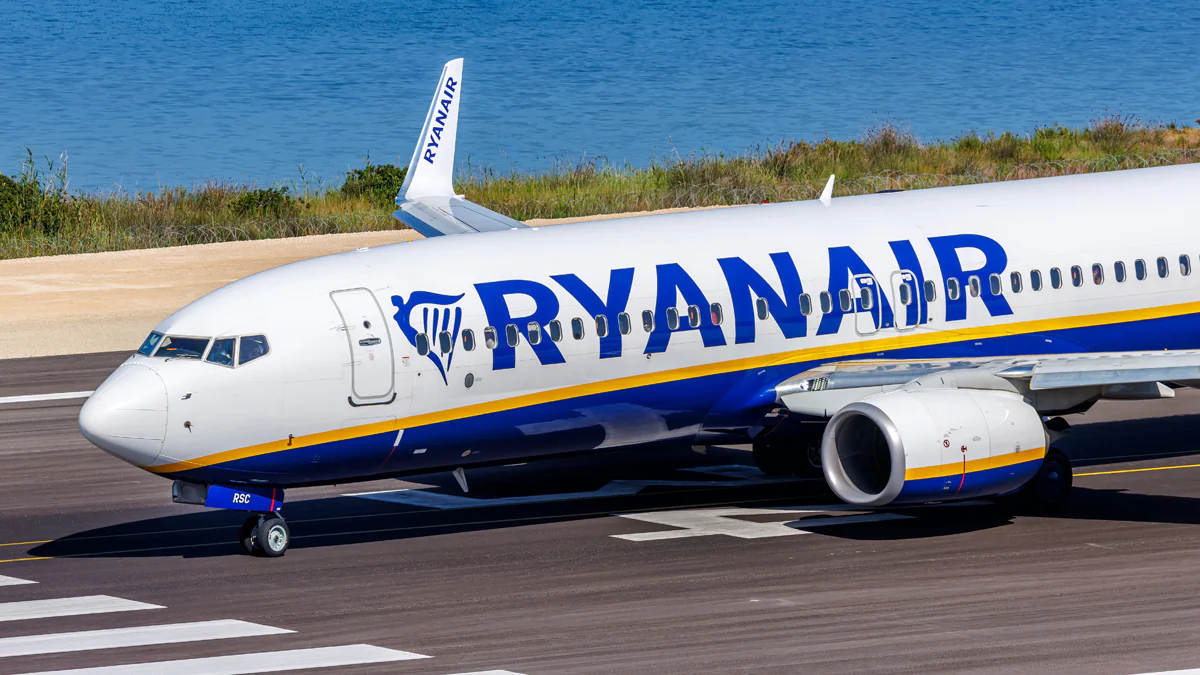 Nonbinäre Person verklagt Ryanair: 5000 Euro Schmerzensgeld gefordert -