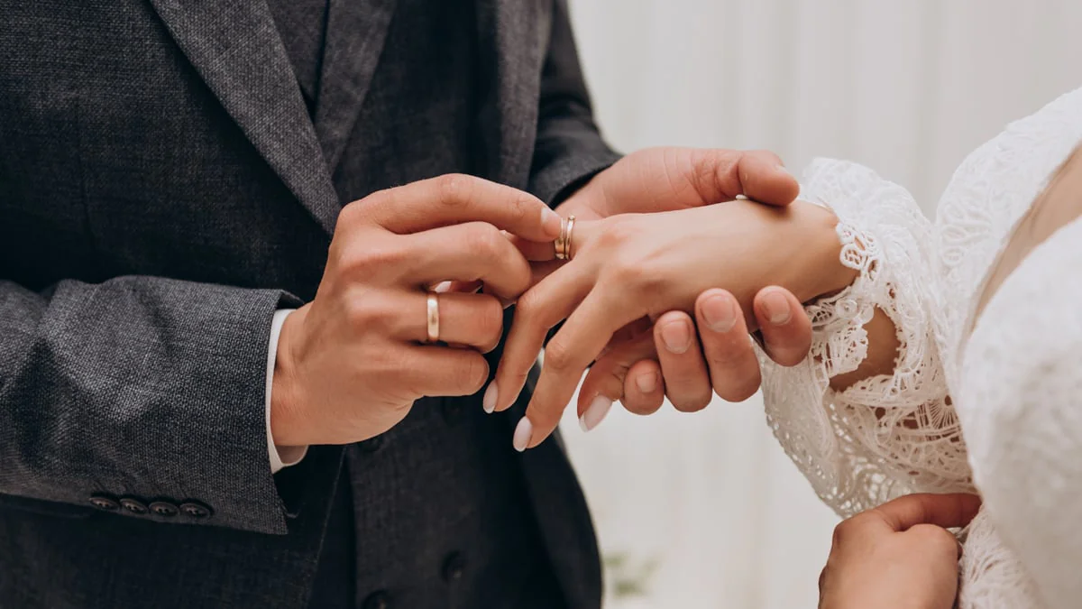 Braut in Frankreich auf eigener Hochzeit erschossen – Polizei ermittelt gegen mehrere Verdächtige
