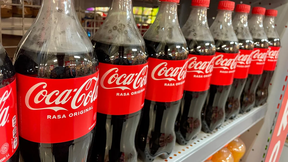 So viel Geld verdient man bei Coca-Cola: Mitarbeiter enthüllen ihr Gehalt -