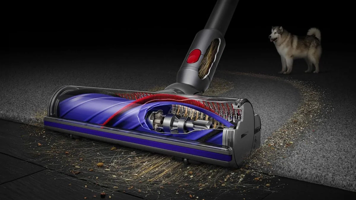 Dyson V8 Advanced im Sonderangebot: Amazon verkauft beliebten Staubsauger 130 Euro günstiger