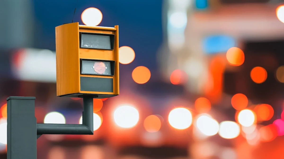 super-blitzer-oder-dummheit-mann-wird-geblitzt-und-muss-28-000-euro-zahlen