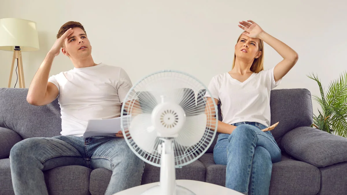 Hitzschlag und Sonnenstich: Mediziner warnen vor diesen Symptomen