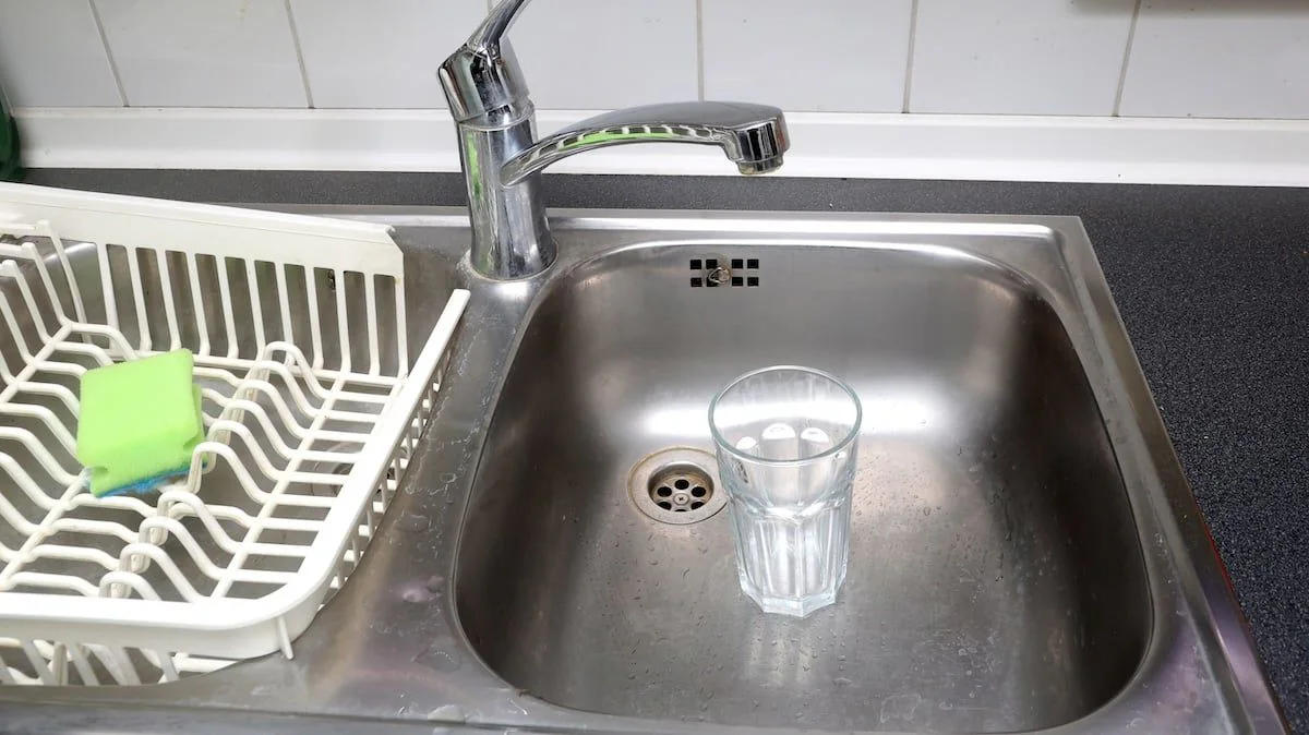 urlaub-glas-spuele-trick