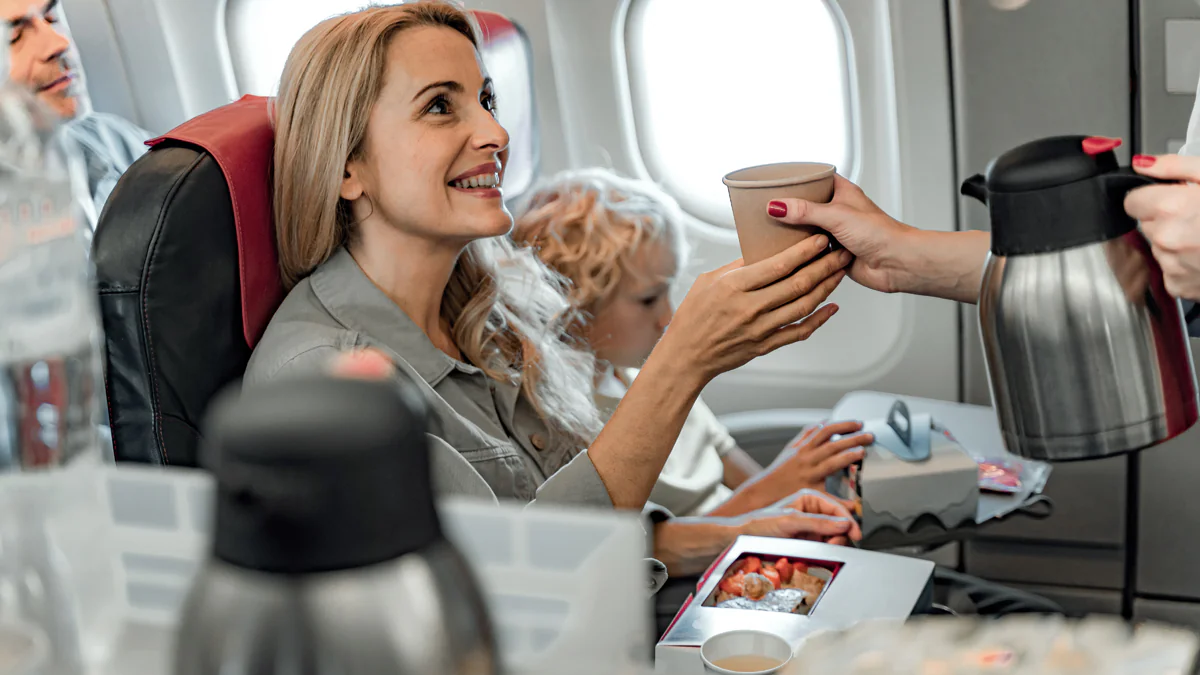 Fehler im Flugzeug: Wer sich so benimmt, bekommt Ärger mit der Crew
