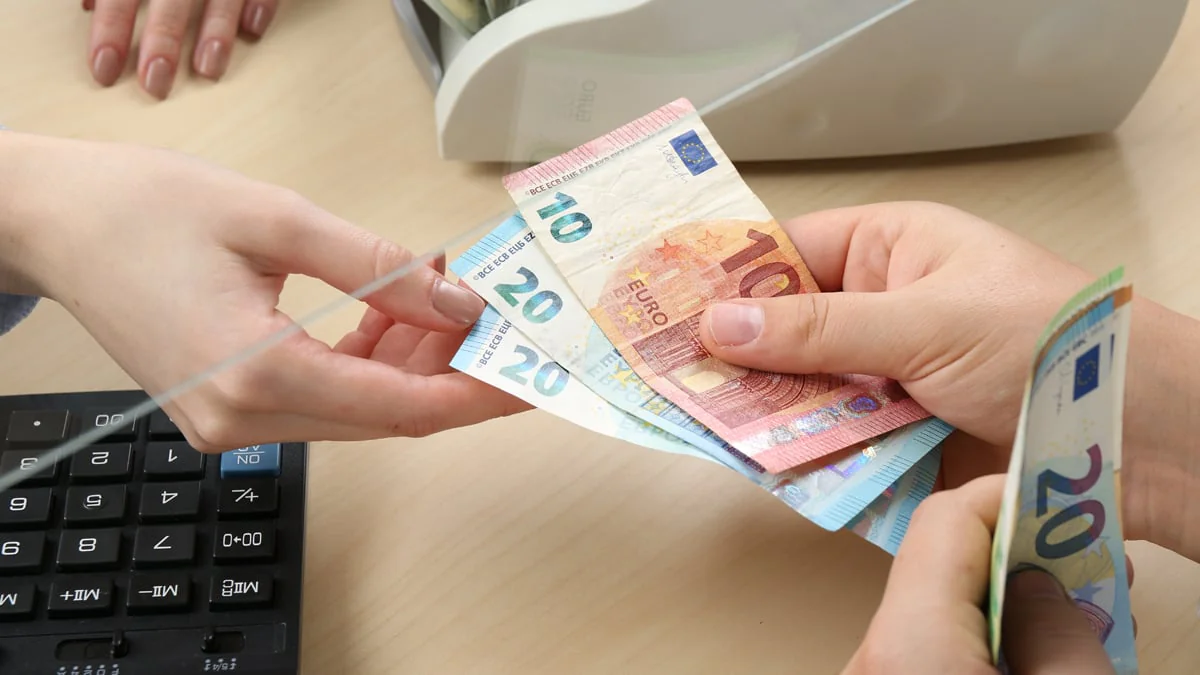 Banken warnen: Diesen Fehler sollte man bei Überweisungen unbedingt vermeiden
