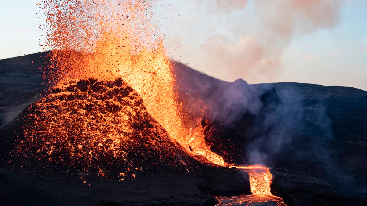 vulkanausbruch-island-urlauber-evakuiert