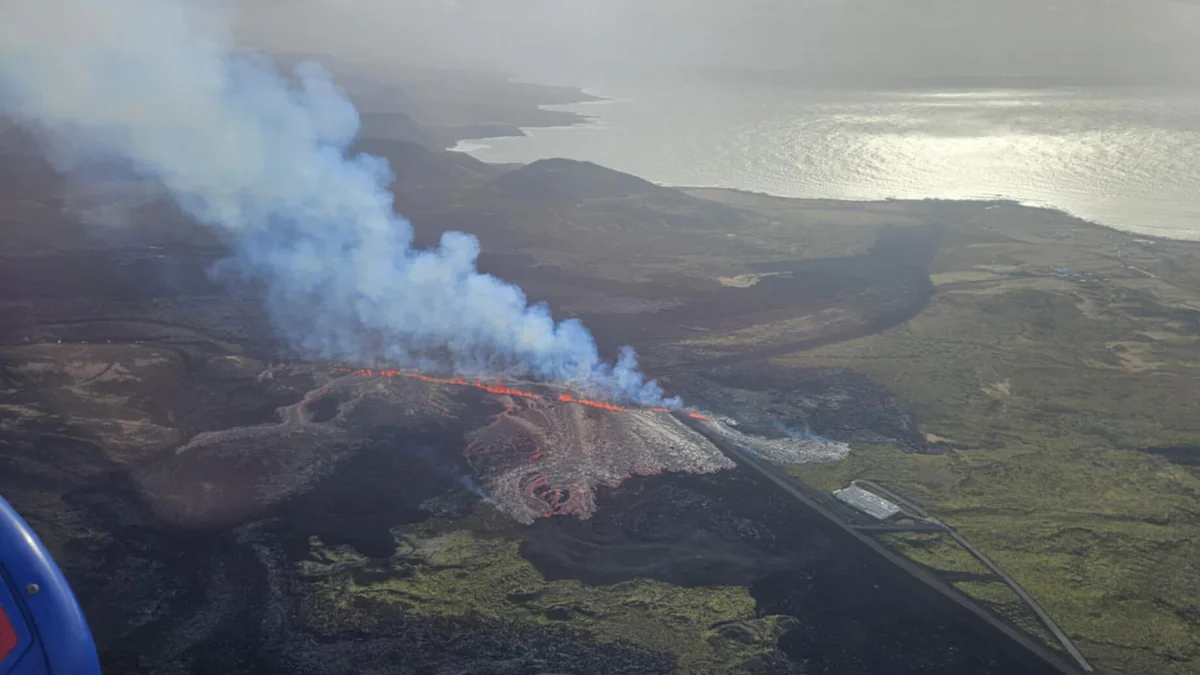 Vulkanausbruch auf Island: Urlauber müssen evakuiert werden
