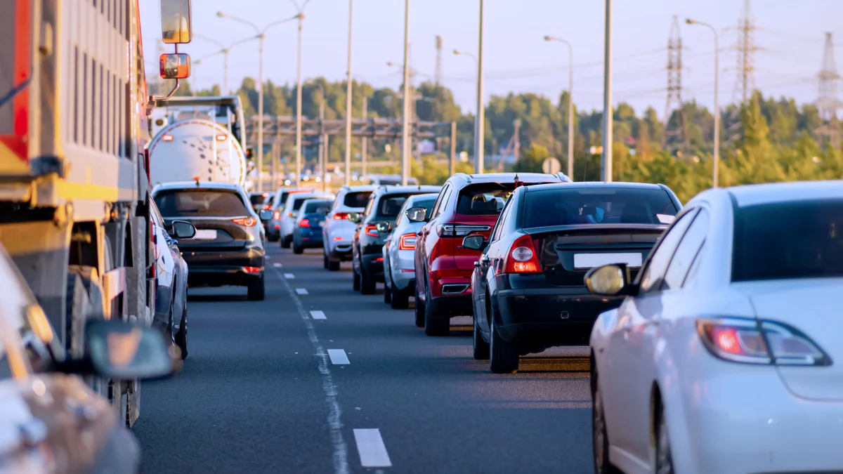 Abfahrverbot auf der A8 kommt: Stecken Autofahrer bald im Stau fest?