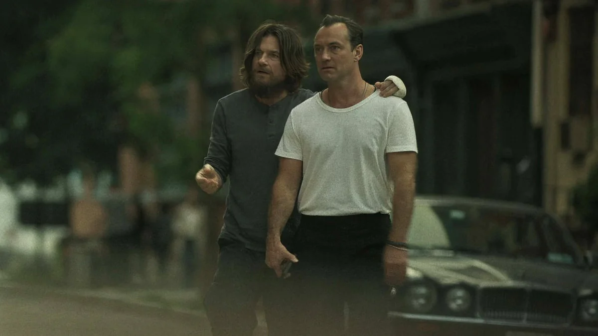Neue Netflix-Serie mit Jude Law erobert die Charts – „Macht sofort süchtig“