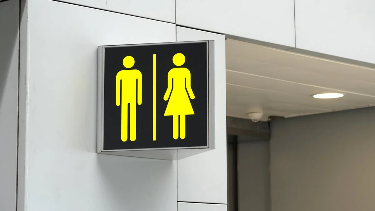 Öffentliche Toiletten: Aus diesem Grund berühren die Kabinen den Boden nicht