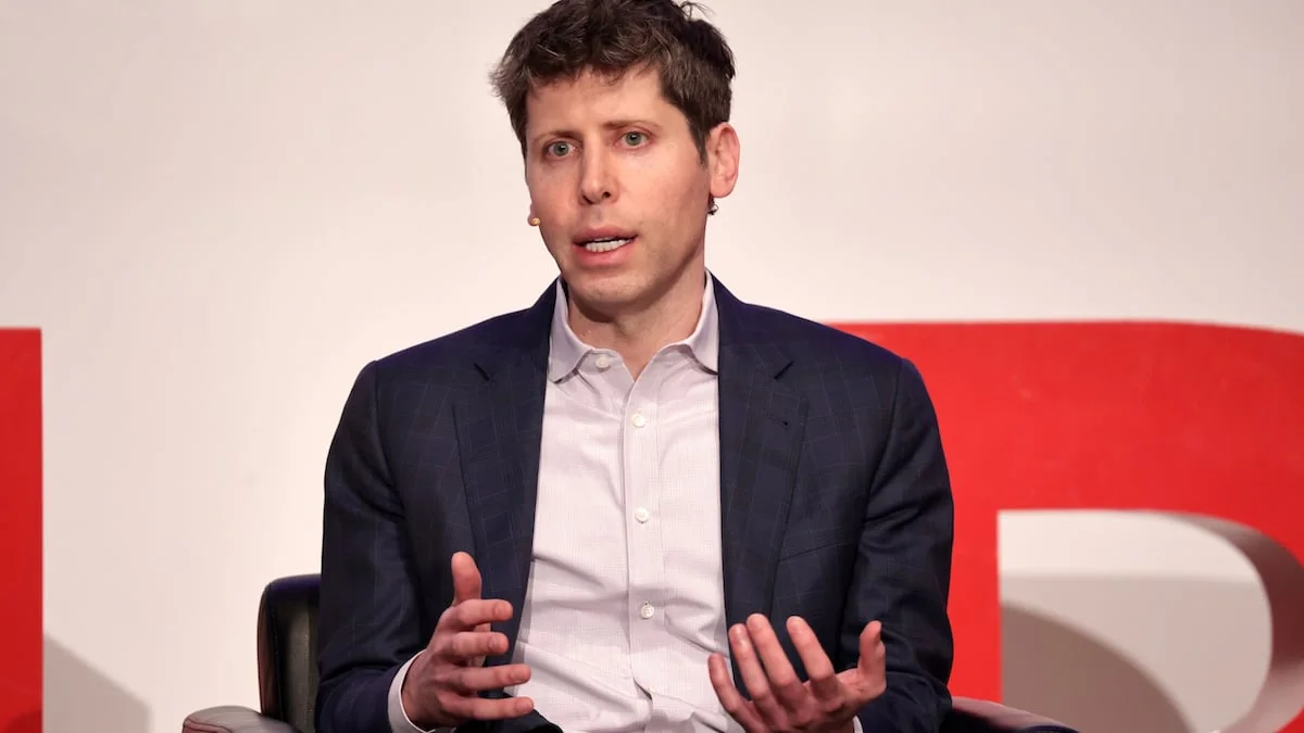 OpenAI-CEO Sam Altman bei einer Podiumsdiskussion