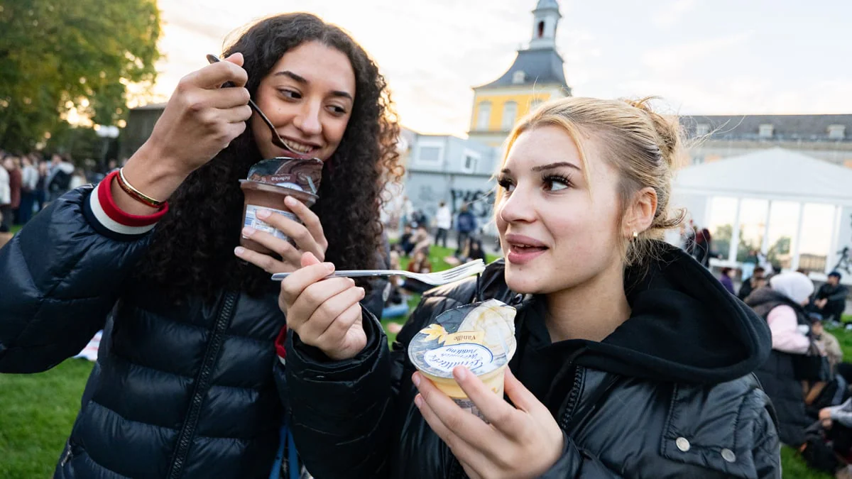 Neuer Trend entfacht: Deshalb essen tausende Menschen Pudding mit Gabeln