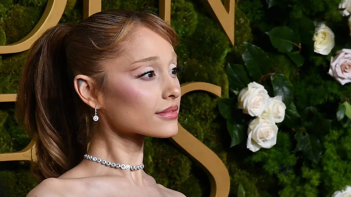 ariana-grande-wicked-2-premiere-fan-attacke