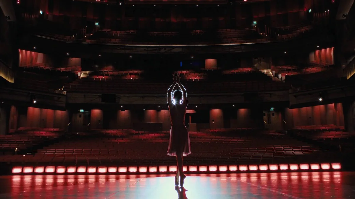 Horrorfilm bei Prime Video: Szene aus „Abigail“ mit Alisha Weir als Ballerina