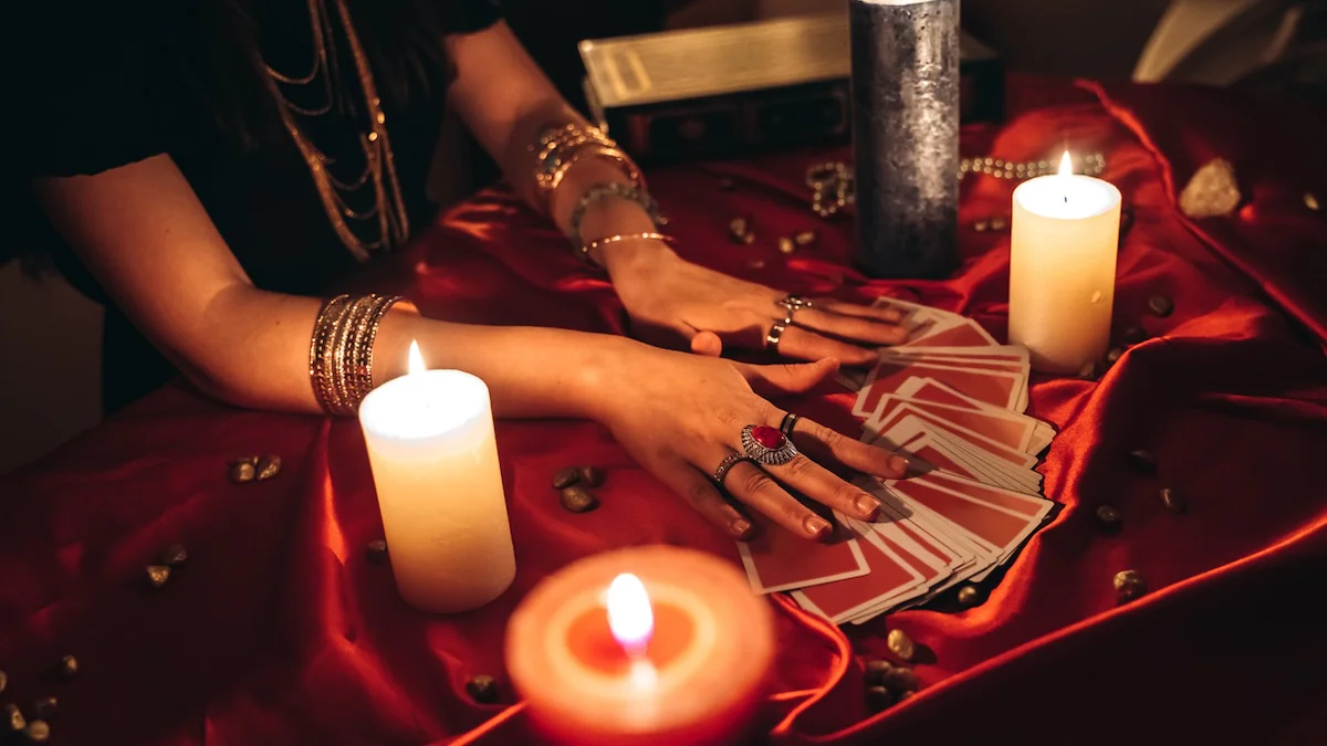 Sie erbeutete 40 Millionen Euro: Betrügerische Wahrsagerin aufgeflogen