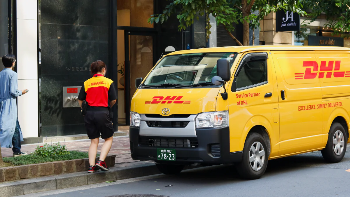 weihnachten-dhl-bote-klingelt-nicht