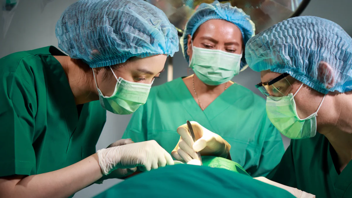 „Skinny BBL“: Experten warnen vor gefährlichem Schönheitstrend